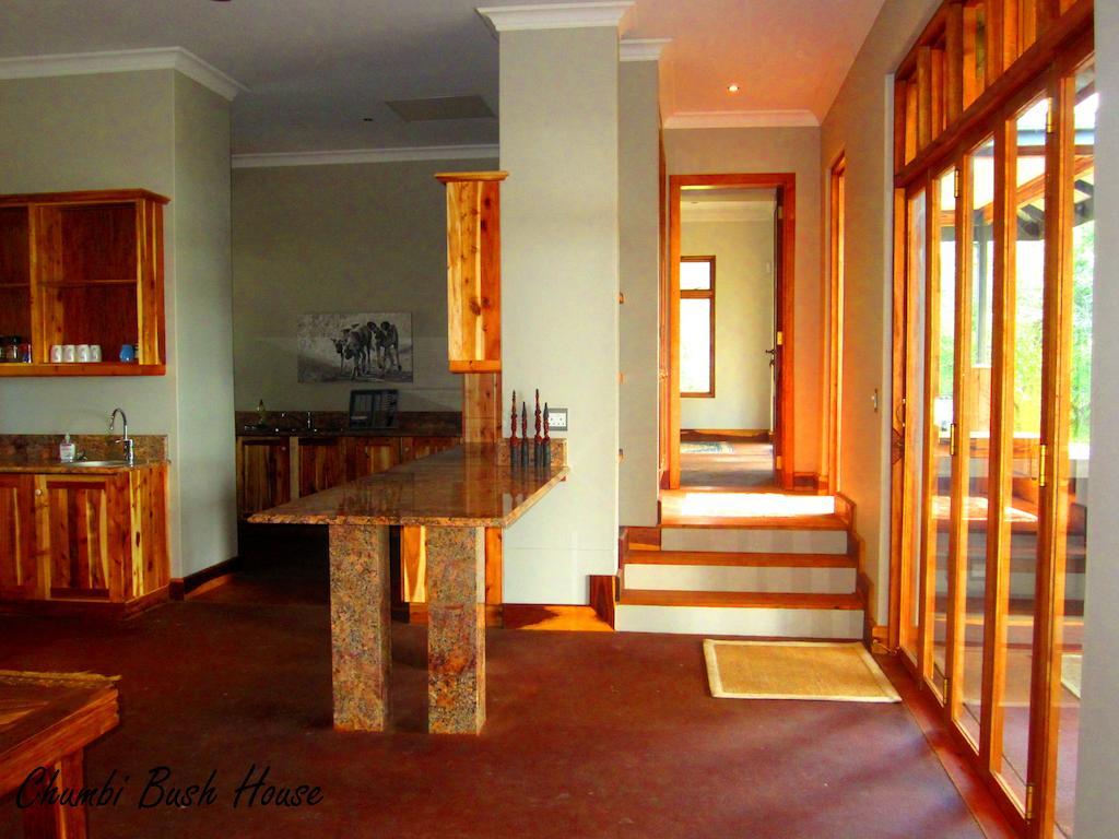 Вілла Chumbi Bush House Глуглуве Номер фото
